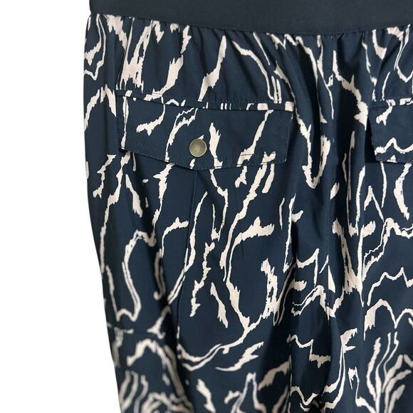 ATHLETA Vienna Cargo Pants Printed in Navy & Orchid Pink Lightweight - Picture 3 of 12